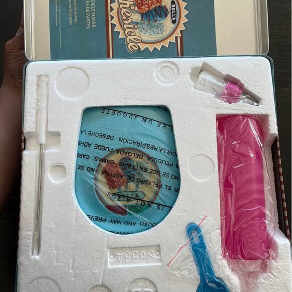 Bella Cakesicle Maker - Picture 2 of 4